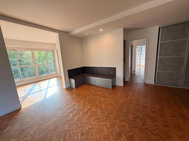 Appartement - 95 m² - 5 pièces