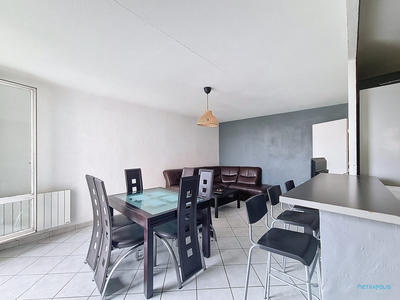 Appartement - 79 m² - 4 pièces