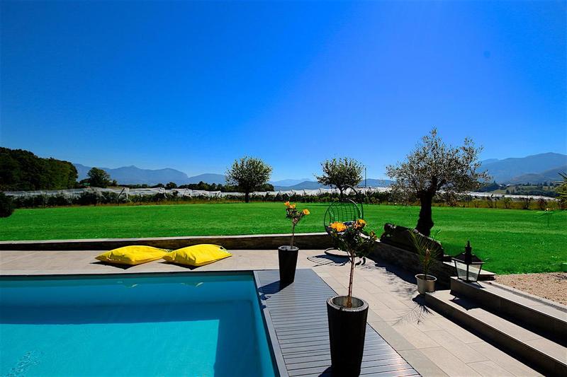 Propriété - 400 m² - 10 pièces