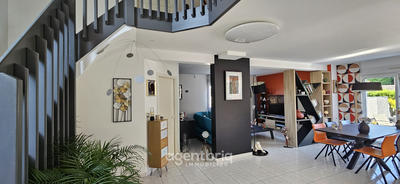 Maison - 152 m² - 7 pièces