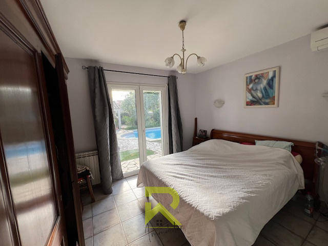 Villa - 174 m² - 8 pièces