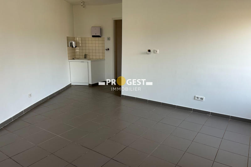 Local commercial - 44 m² - 2 pièces