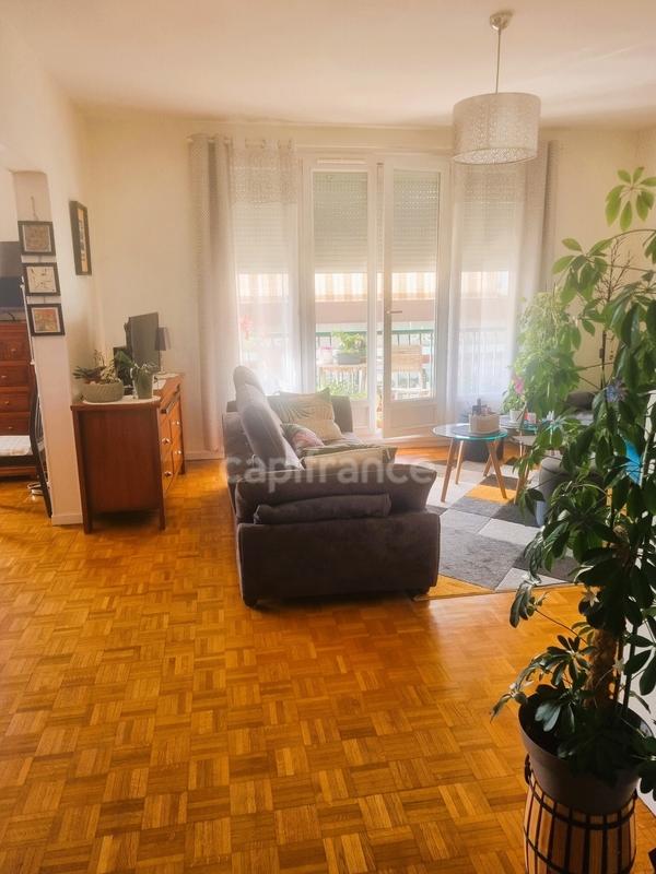 Appartement - 104 m² - 5 pièces