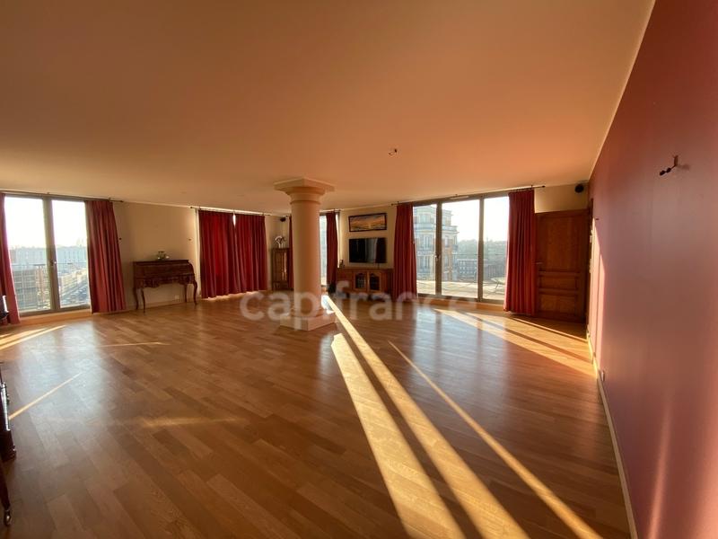 Appartement - 132 m² - 5 pièces