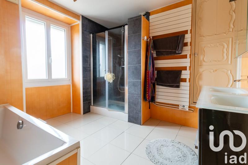 Maison - 315 m² - 11 pièces