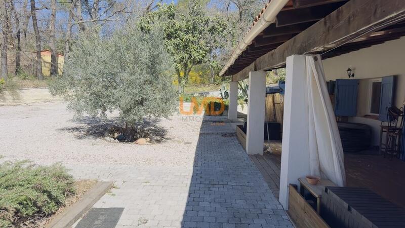 Villa - 223 m² - 9 pièces