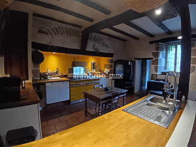 Maison - 210 m² - 6 pièces