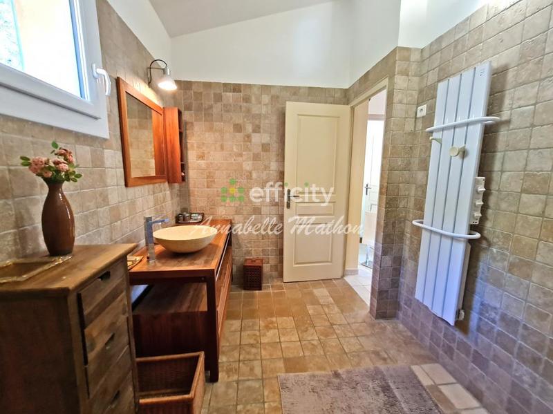 Villa - 197 m² - 6 pièces