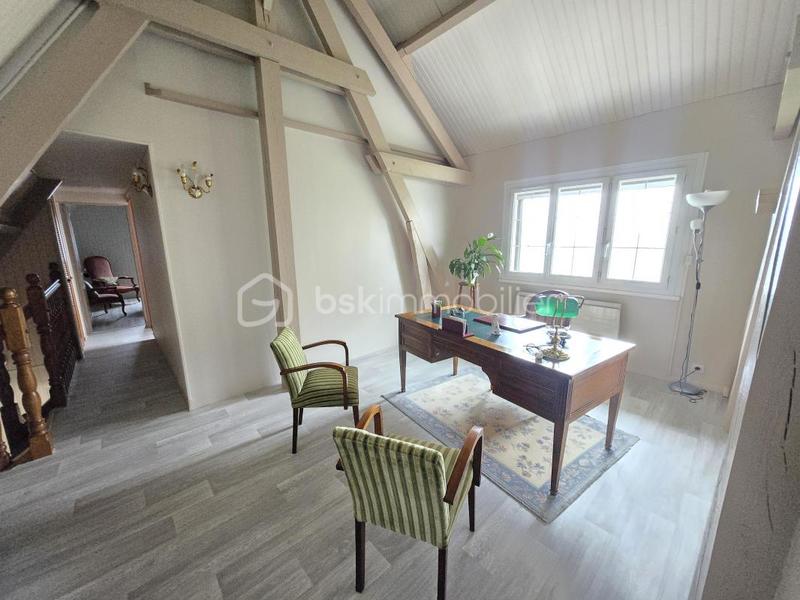 Pavillon - 217 m² - 7 pièces