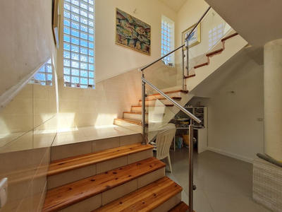 Maison - 284 m² - 8 pièces