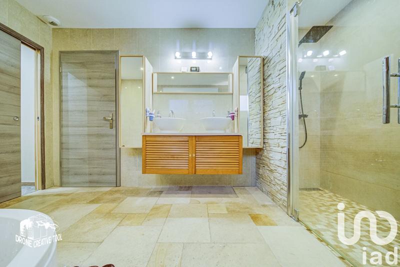 Maison - 143 m² - 6 pièces