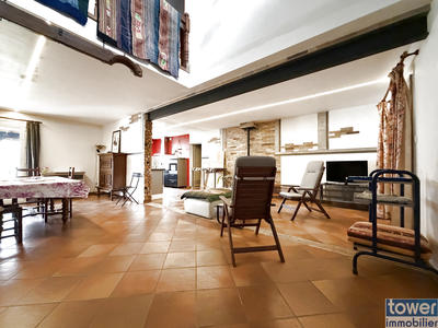 Maison de village - 160 m² - 1 pièce