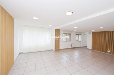 Local commercial - 136 m²