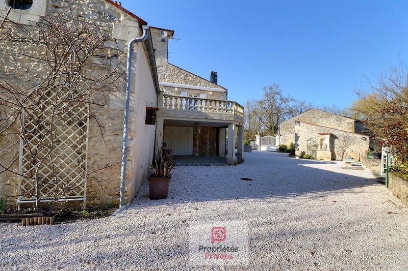 Propriété - 265 m² - 8 pièces