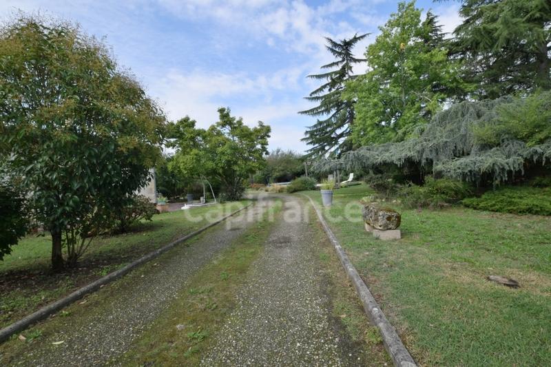 Maison - 265 m² - 7 pièces