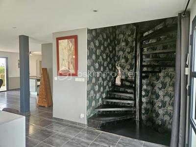 Maison - 150 m² - 4 pièces