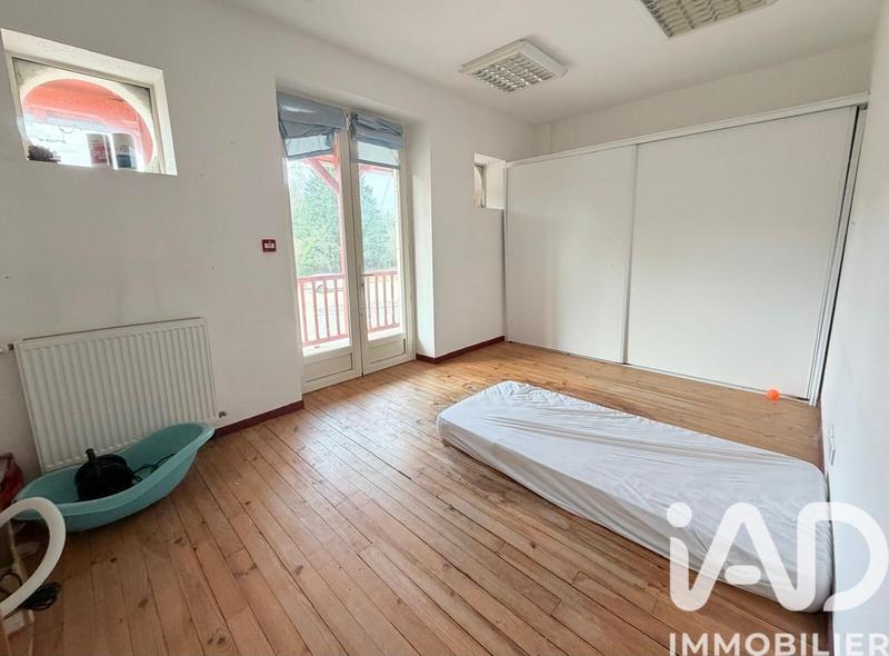 Maison - 1 540 m² - 14 pièces