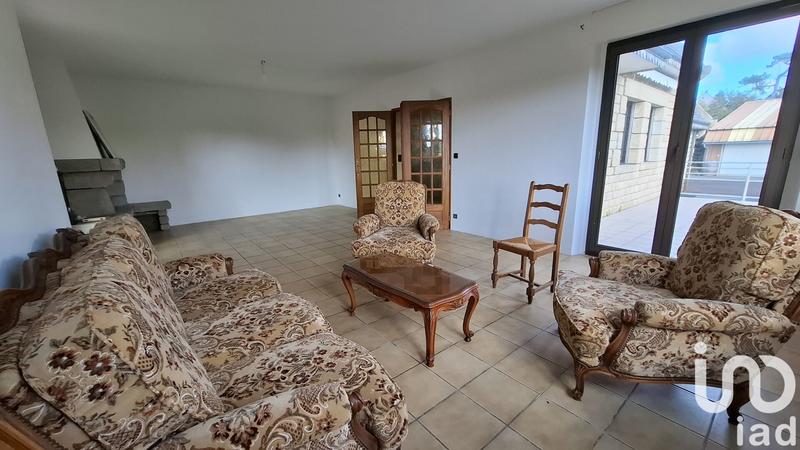 Maison - 214 m² - 9 pièces