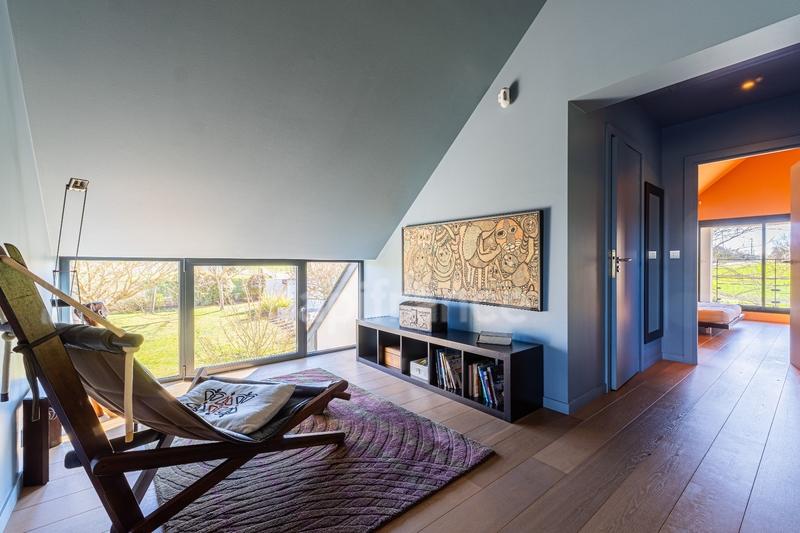 Maison - 228 m² - 8 pièces