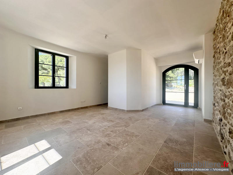 Mas - 300 m² - 9 pièces