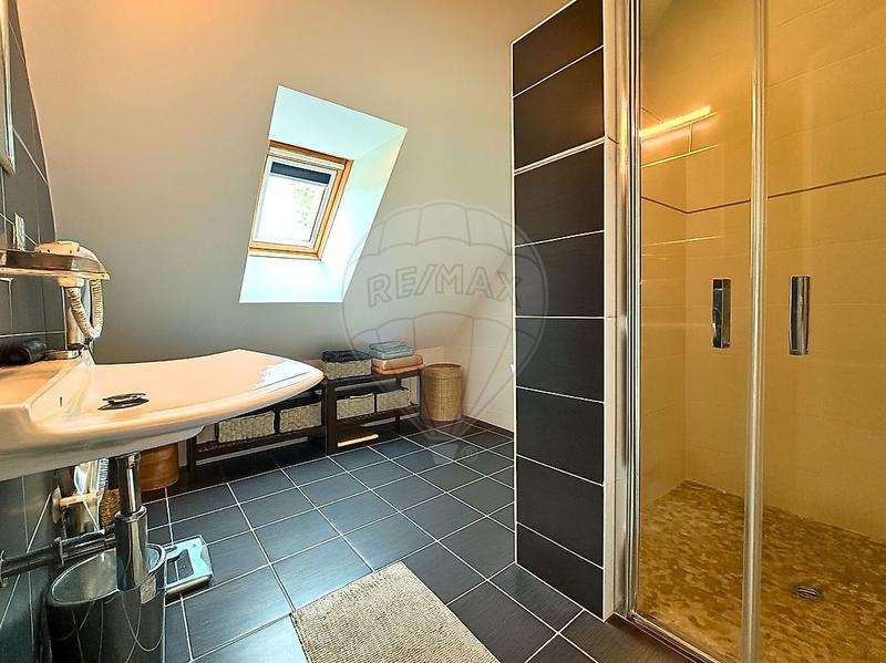 Maison - 169 m² - 7 pièces