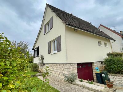 Maison - 98 m² - 5 pièces