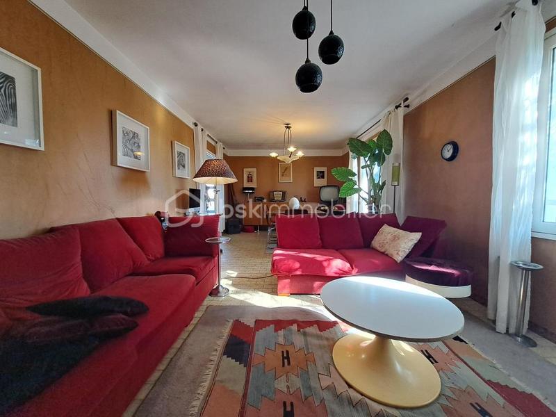 Maison - 99 m² - 5 pièces