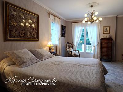 Maison - 220 m² - 6 pièces