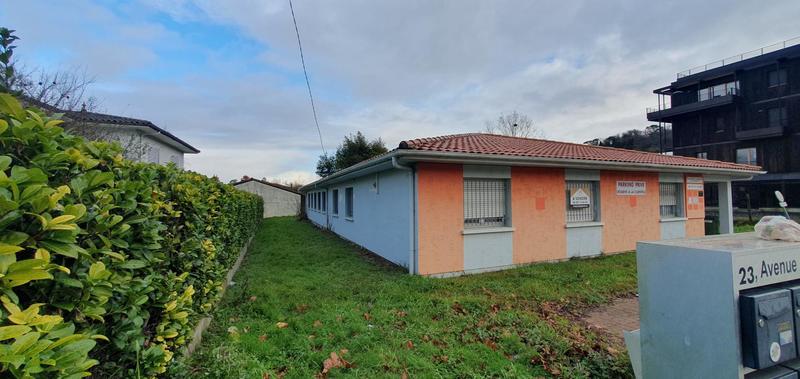 Local d'activité / Entrepôt - 334 m² - 12 pièces