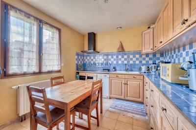 Maison - 178 m² - 8 pièces