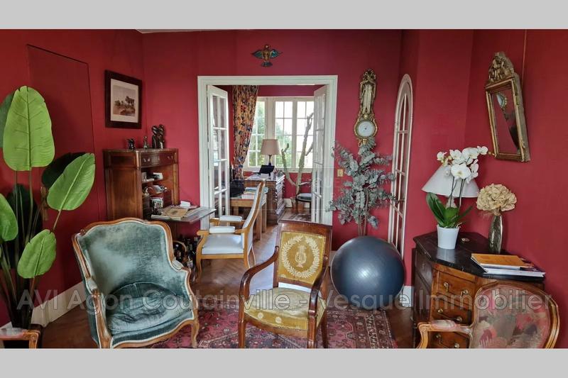 Maison - 239 m² - 10 pièces