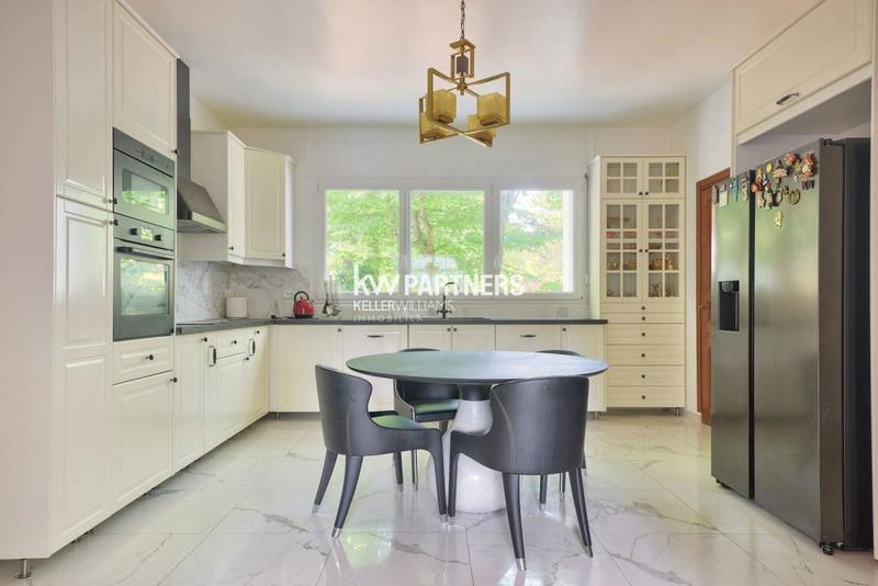 Maison - 498 m² - 14 pièces