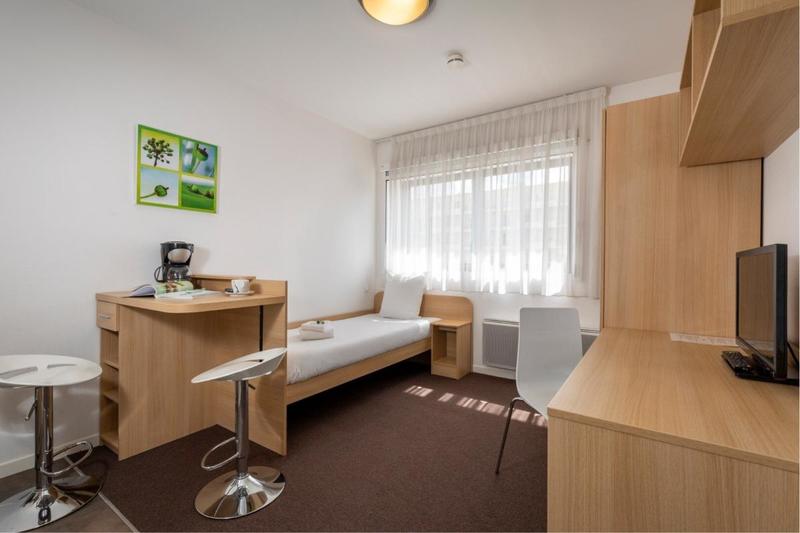 Studio - 30 m² - 1 pièce