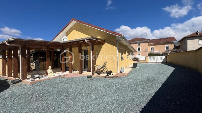 Maison traditionnelle - 108 m² - 5 pièces