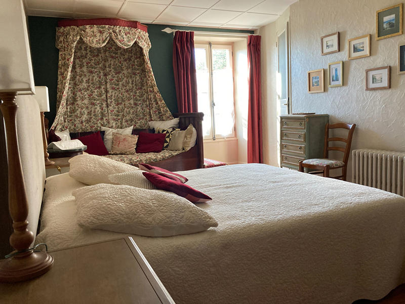 Maison - 220 m² - 11 pièces