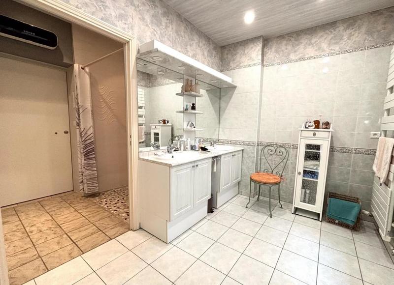 Maison de village - 209 m² - 8 pièces