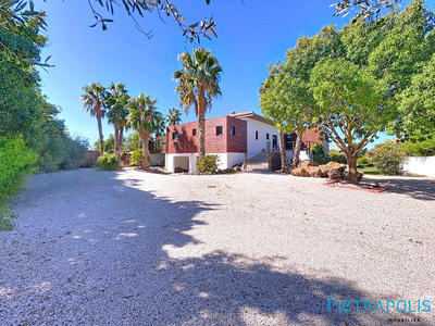 Villa - 222 m² - 7 pièces