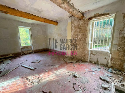 Maison - 180 m² - 8 pièces