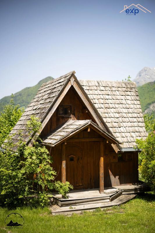 Villa - 174 m² - 8 pièces