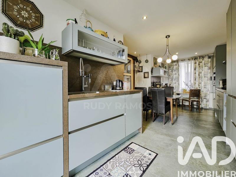 Maison de maîtres - 300 m² - 12 pièces