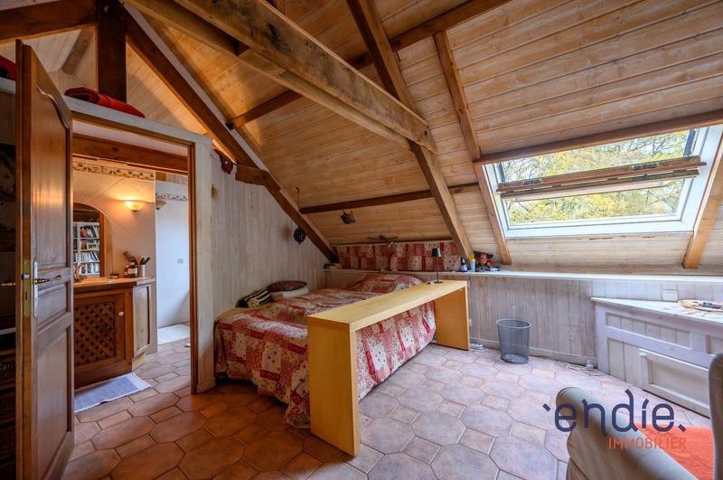 Maison - 352 m² - 13 pièces