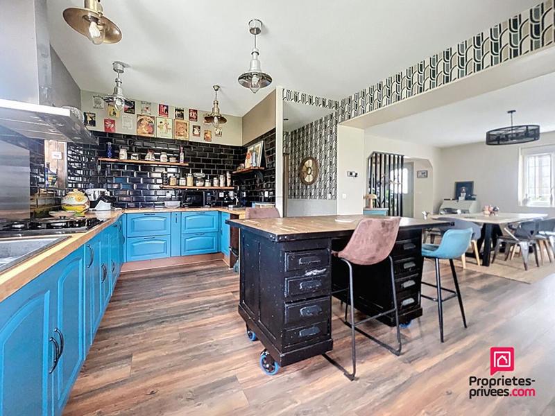 Maison - 343 m² - 11 pièces