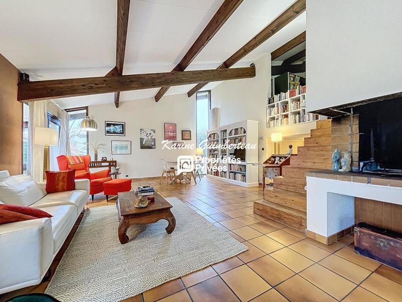 Villa - 213 m² - 6 pièces