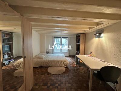 Studio - 25 m² - 1 pièce