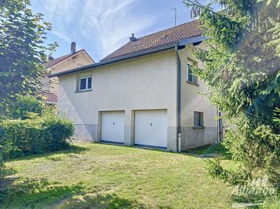 Maison - 220 m² - 10 pièces