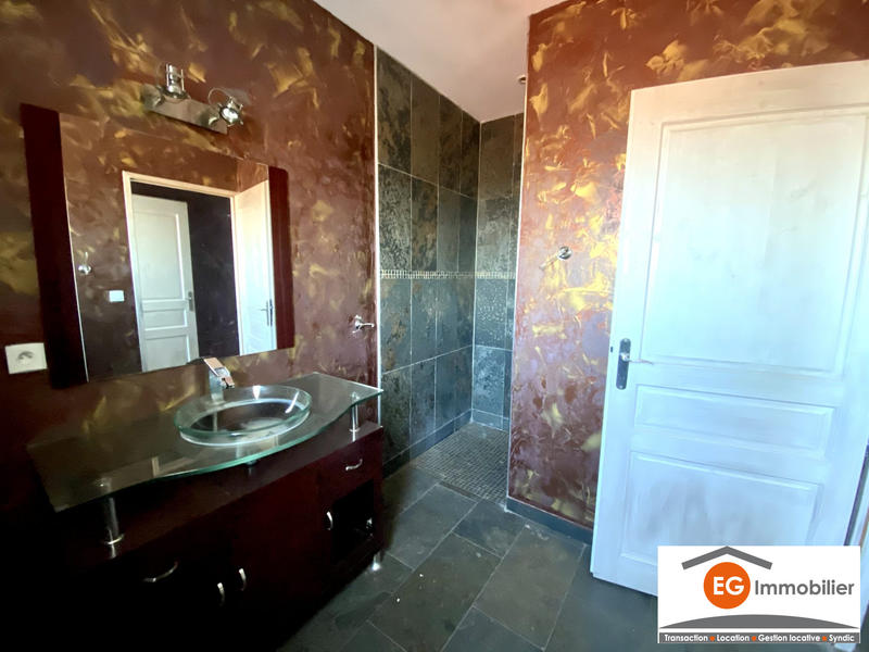 Terrain commercial - 6 300 m²