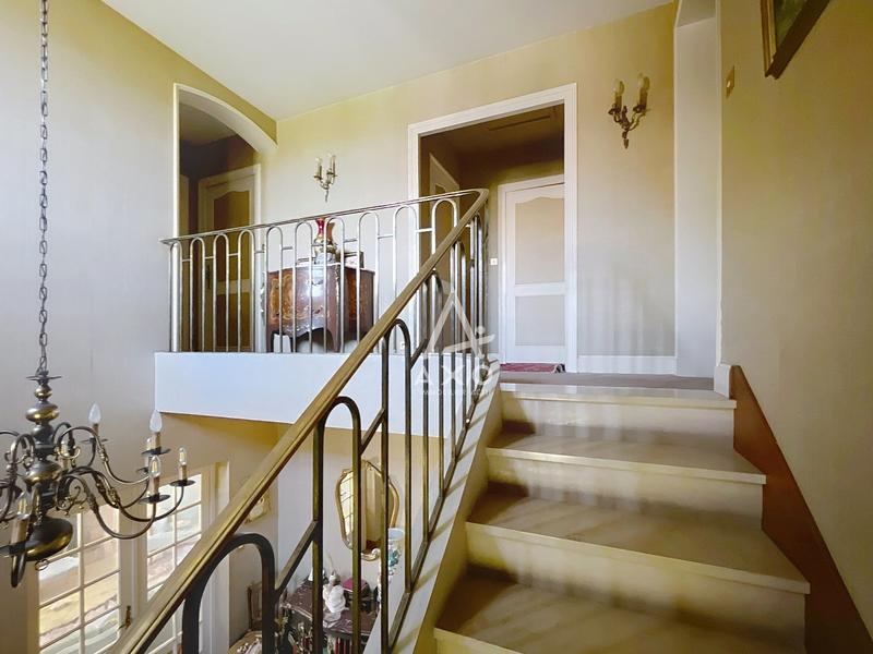 Maison - 166 m² - 6 pièces