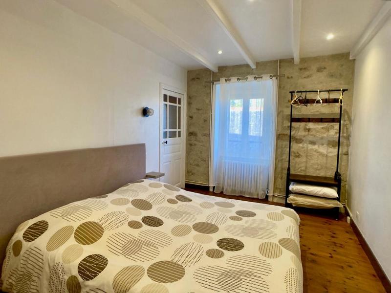 Maison - 272 m² - 9 pièces