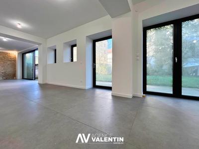 Maison - 221 m² - 9 pièces