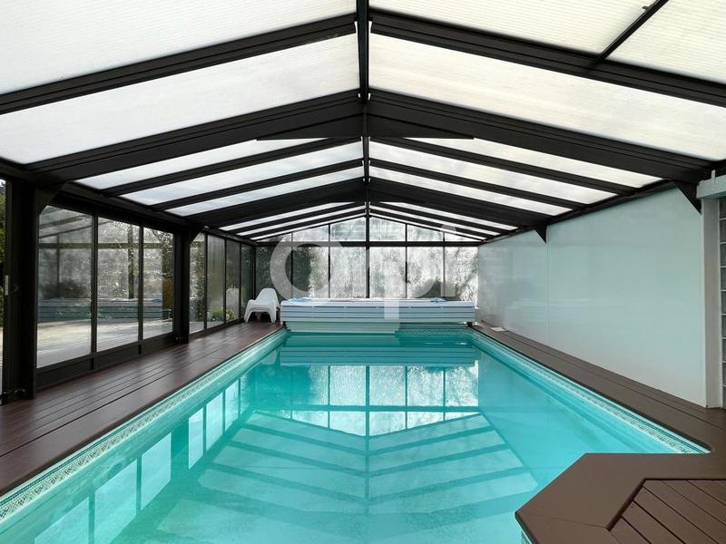 Maison - 162 m² - 5 pièces